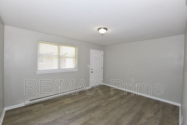 Building Photo - 7919 Thompson Rd