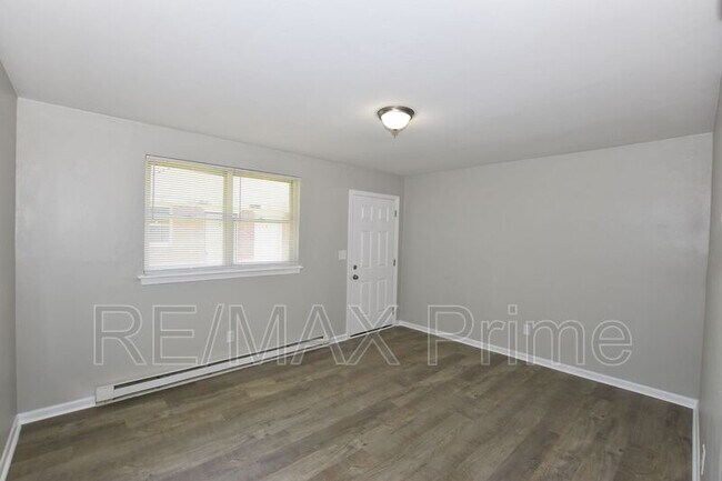 Foto del edificio - 7923 Thompson Rd