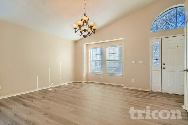Foto del edificio - 12789 Elm St