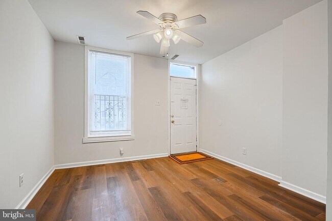 Foto del edificio - 1138 W Lombard St