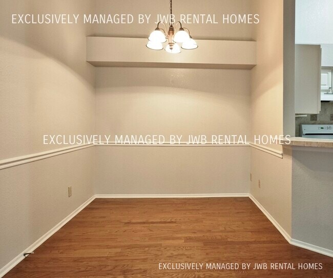 Building Photo - 13810 Sutton Park Dr N