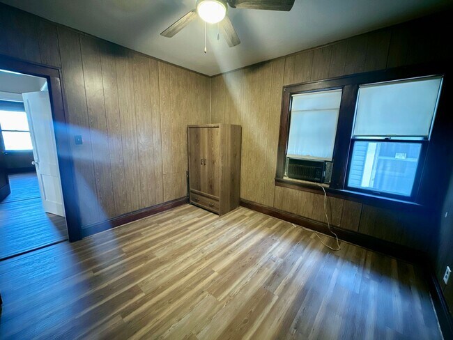 Foto del edificio - 830-832 W Nash St. (Duplex)