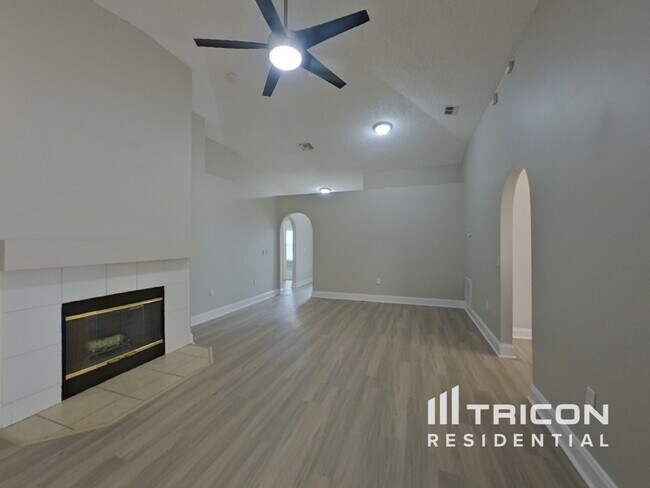 Building Photo - 1656 Dartmouth Dr