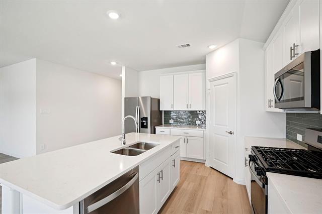 Foto del edificio - 827 Sunflower Rd