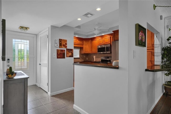 Building Photo - 8941 S Hollybrook Blvd