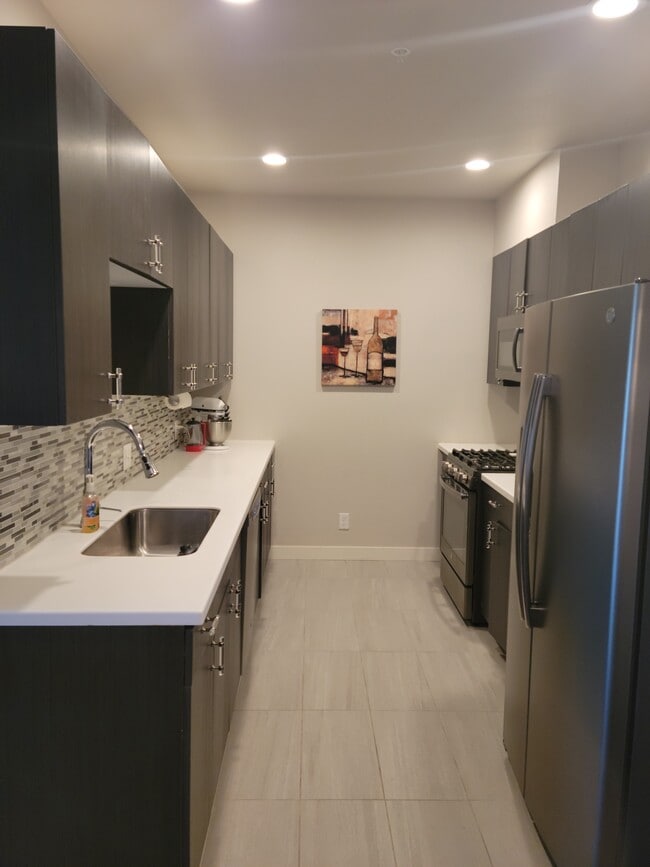 Kitchen - 1401 W 85th Ave