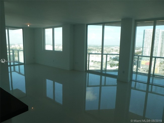 Foto del edificio - 253 NE 2nd St