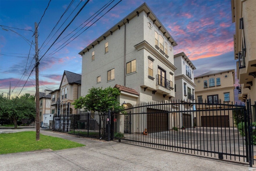 Foto principal - 1426 W 21st St