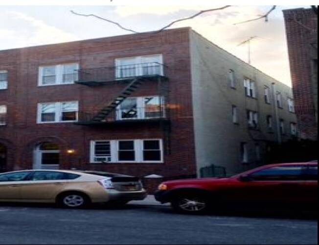 Primary Photo - 4726 44th St