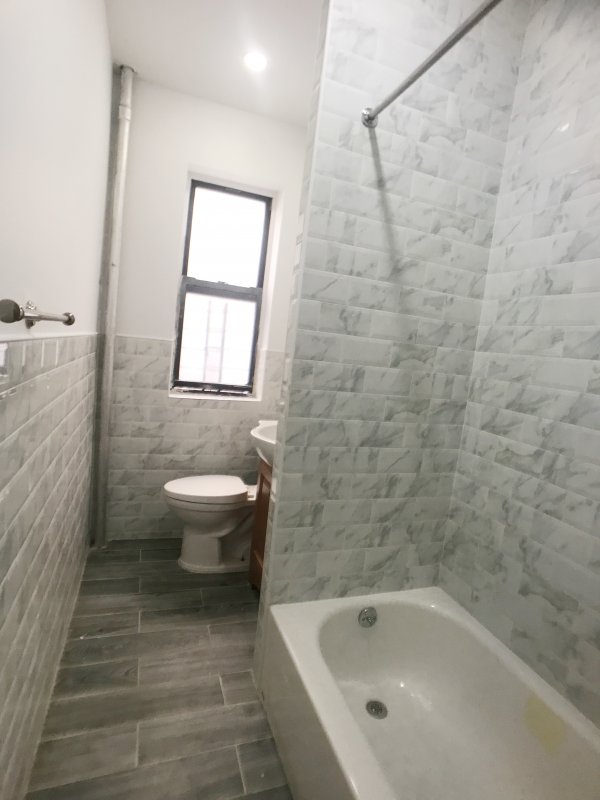 Building Photo - 527 W 135th St