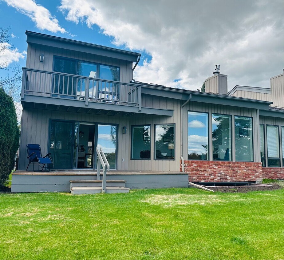 Primary Photo - Stunning Kalispell Golf Course Home