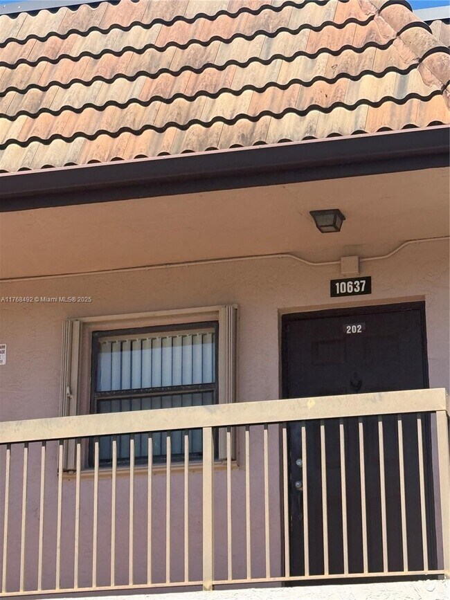 Foto del edificio - 10637 NW 10th St