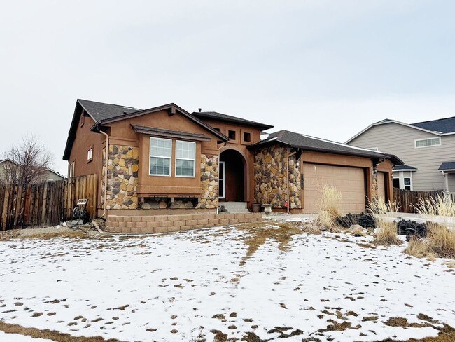 Building Photo - Stetson Hills 5 Bedroom Rancher