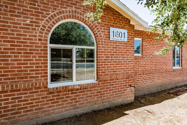 Foto del edificio - 1601 W Osborn Rd