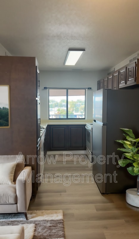 Building Photo - 215 E Arbor Ave