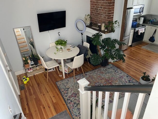 Building Photo - 3 Bedroom 3 Bath Apartment in North Centra...