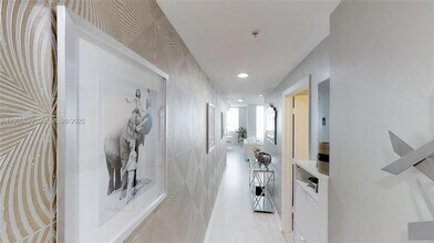 Building Photo - 253 NE 2nd St