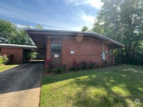 Building Photo - 1942 S Riverview Cir