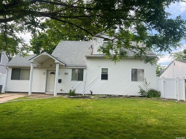 Building Photo - 92 Acre Ln
