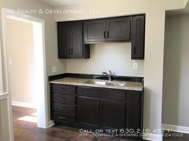 Building Photo - 9548 S Euclid Ave