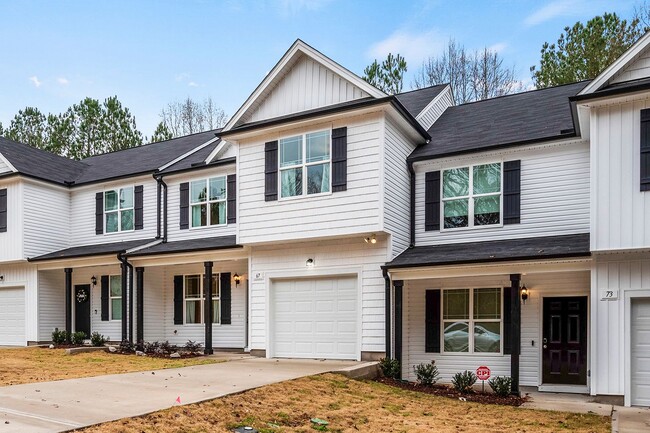 Building Photo - MOVE IN READY! HOLIDAY SPECIAL-$500 off first month’s rent with  a Jan 2026 lease signing. WOODED...