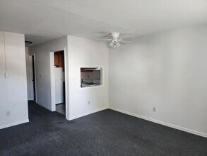 Building Photo - 9 Alexander Dr