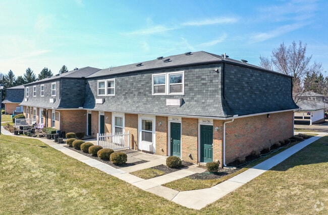 Building Photo - Autumn Chase