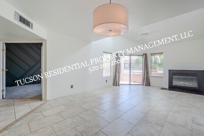 Building Photo - 5675 N Camino Esplendora