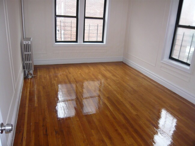 Foto del edificio - 2131 Wallace Ave