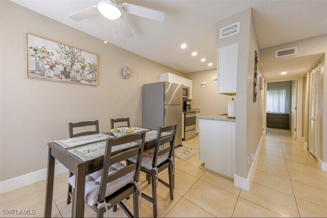 Building Photo - 4605 Bayshore Dr