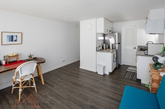 Building Photo - 440 Lewers St