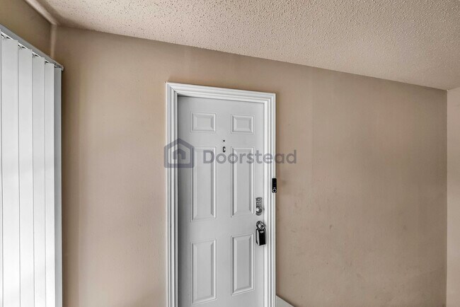 Foto del edificio - 6009 Sandhurst Ln