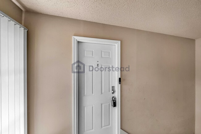 Building Photo - 6009 Sandhurst Ln