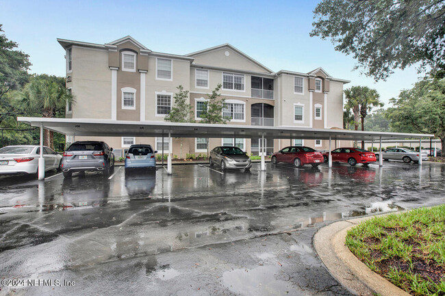 Foto del edificio - 10550 Baymeadows Rd