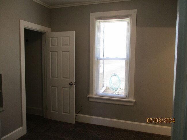 Building Photo - 2122 Foye St