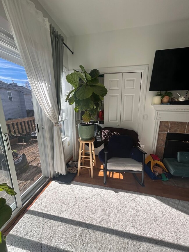 Foto del edificio - Beautiful 2-Bedroom, 2-Bath One-Level Town...