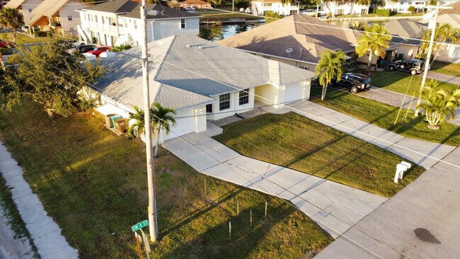 Foto del edificio - 419 SW 4th St
