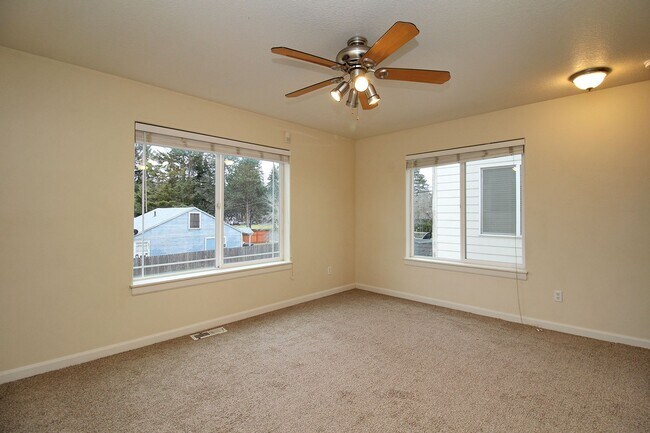 Building Photo - Stylish & Modern 2 Bed, 1.5 Bath Gresham T...