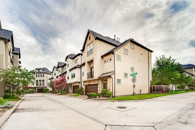 Foto del edificio - 2710 Shadybrook Meadow Dr