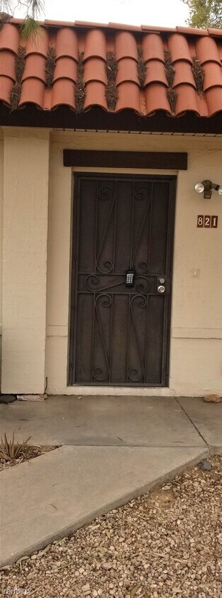 Primary Photo - 3 br, 2 bath Townhome - 821 E Joan D Arc Ave