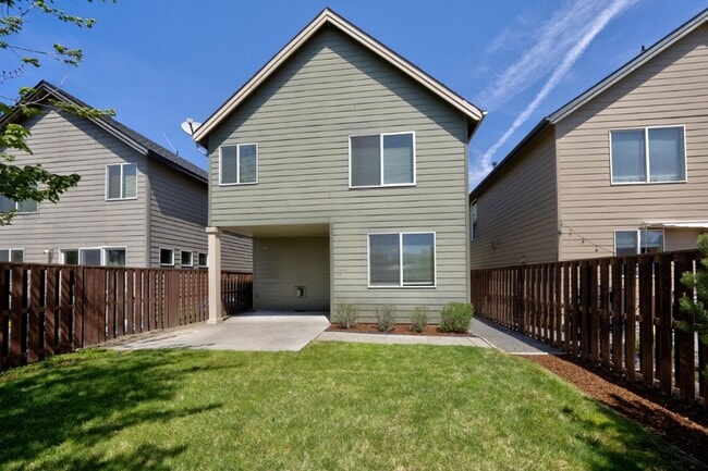 Building Photo - ARTS & CRAFTS GORGEOUS 2 STORY 3 BEDROOM + OFFICE 2.5 BATH. POOL, CLUBHOUSE, TENNIS INCLUDED!