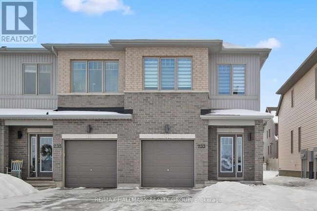 Photo du bâtiment - 233 Pingwi Pl