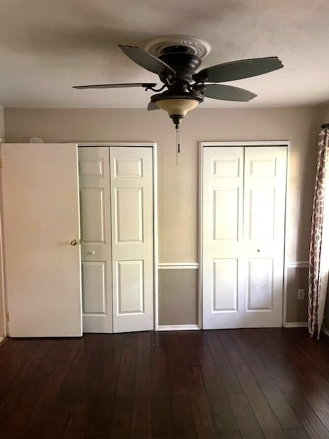 Building Photo - Three bedroom One Half Bath Located in Hur...