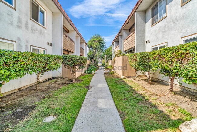 Foto del edificio - 2521 W Sunflower Ave