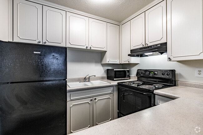 Americana Apartments | Vanderbilt University | Off-Campus