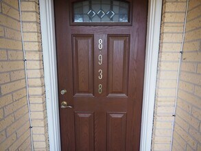 Building Photo - 8938 N Plaza Ct