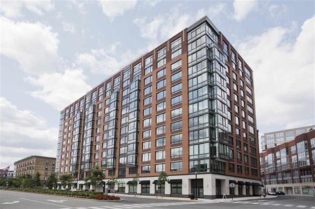 Building Photo - 1100 Maxwell Ln