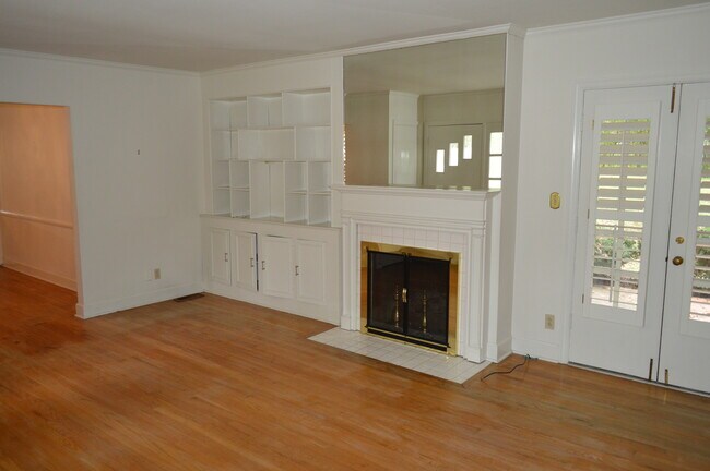 Living room - 103 Alton Rd
