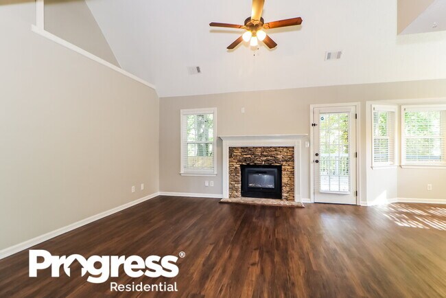 Building Photo - 5587 Riverside Dr