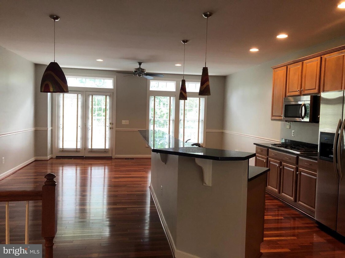 1045 Hotchkiss Pl, Fredericksburg, VA 22401 Townhome Rentals in